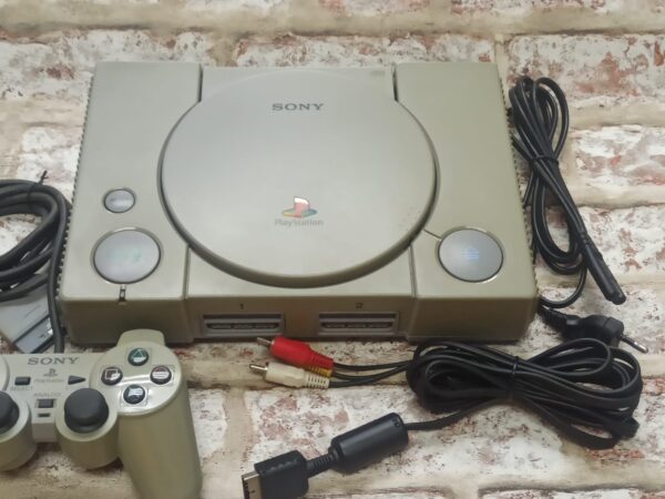 Playstation 1 Pal Console : Retro (Pre-owned)